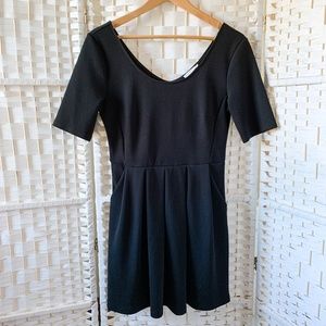 lush LBD with pleats and pockets, size large